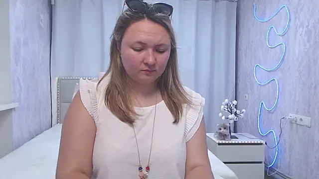 SallyVerda online show from July 2026 05:37:02 PM