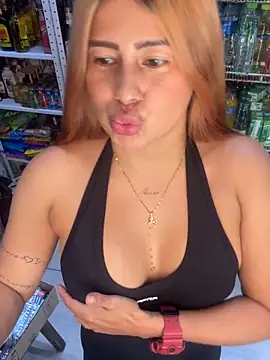 Amber Martins  online show from January 2025 03:37:01 PM