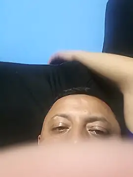 Snapshot of BatiBattman69 chatting on February 2025 01:44:01 AM BatiBattman69 online show from February 2025 01:44:01 AM