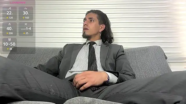 Tom blunt96 online show from December 2024 02:25:02 PM