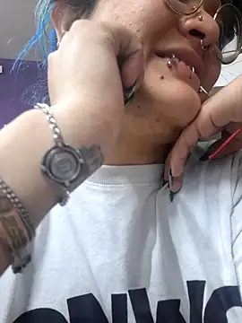 lucky-leah online show from May 2026 04:28:01 AM
