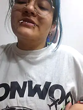lucky-leah online show from May 2026 04:10:01 AM