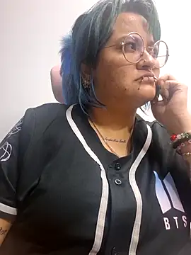 lucky-leah online show from May 2026 03:25:02 AM