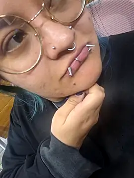 lucky-leah online show from June 2026 03:32:02 AM