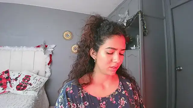 arteverena online show from December 2024 08:58:01 PM