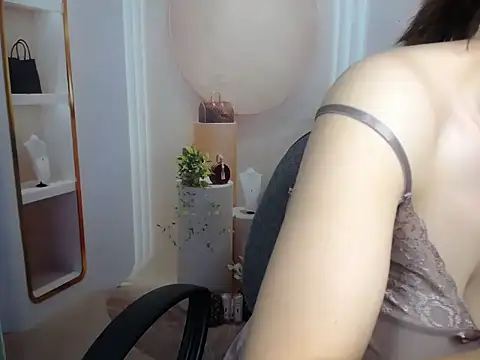 Snapshot of Love_bug15 chatting on September 2025 07:40:02 AM Love bug15 online show from September 2025 07:40:02 AM