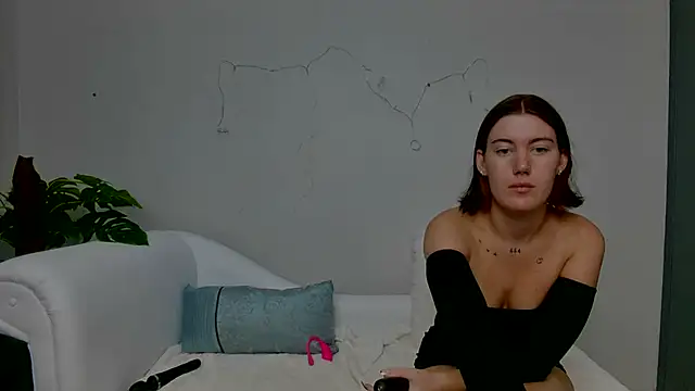 Snapshot of C1eopatra chatting on January 2025 06:48:01 PM C1eopatra online show from January 2025 06:48:01 PM