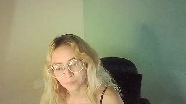 JuliaMack online show from January 2025 12:57:02 AM