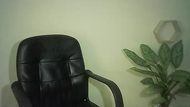 JuliaMack online show from March 2025 12:28:02 AM