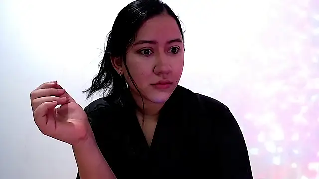 Snapshot of LuciaTomson chatting on February 2026 02:45:01 PM LuciaTomson online show from February 2026 02:45:01 PM