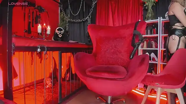 MistressAndre online show from May 2026 08:39:01 PM