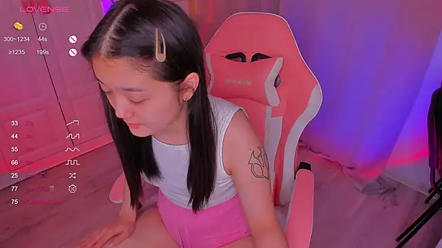 FreyaRaya online show from January 2025 12:05:02 PM