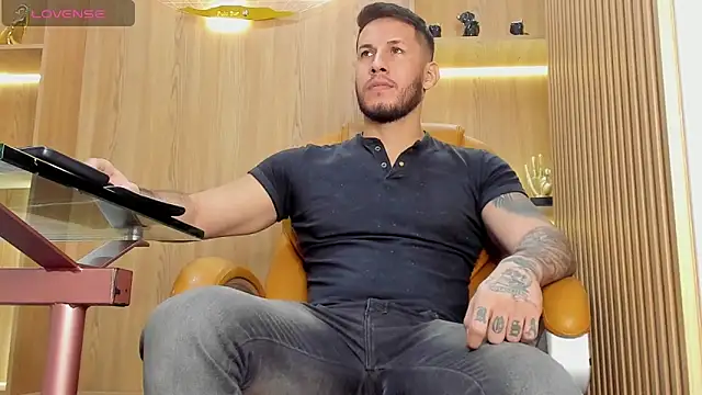 Snapshot of George_Diesell chatting on January 2025 08:14:01 PM George Diesell online show from January 2025 08:14:01 PM