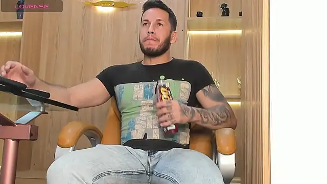 Snapshot of George_Diesell chatting on January 2025 08:24:01 PM George Diesell online show from January 2025 08:24:01 PM