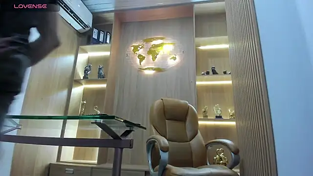 Snapshot of George_Diesell chatting on February 2025 08:27:02 PM George Diesell online show from February 2025 08:27:02 PM