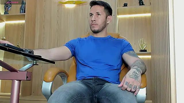 Snapshot of George_Diesell chatting on February 2025 09:01:02 PM George Diesell online show from February 2025 09:01:02 PM