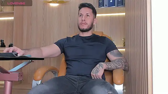 Snapshot of George_Diesell chatting on September 2025 08:43:01 PM George Diesell online show from September 2025 08:43:01 PM