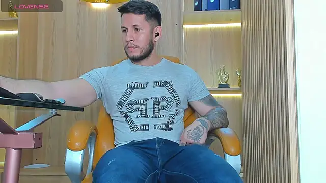 Snapshot of George_Diesell chatting on September 2025 08:55:02 PM George Diesell online show from September 2025 08:55:02 PM