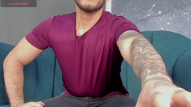 Snapshot of George_Diesell chatting on October 2025 03:58:02 AM George Diesell online show from October 2025 03:58:02 AM