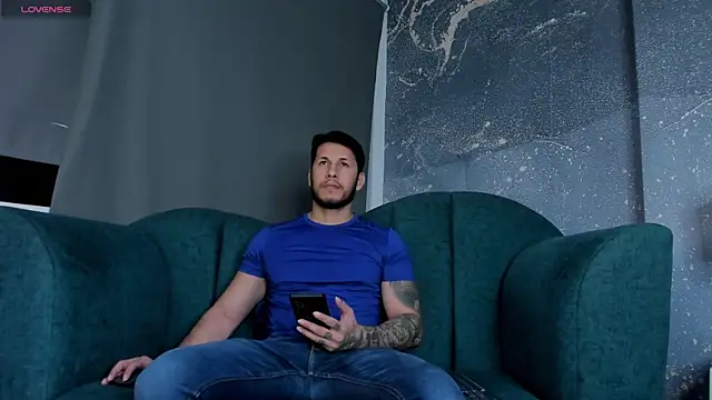 Snapshot of George_Diesell chatting on October 2025 04:12:01 AM George Diesell online show from October 2025 04:12:01 AM