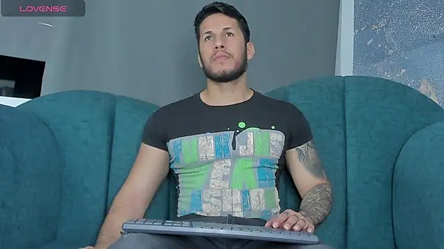 Snapshot of George_Diesell chatting on October 2025 04:56:02 AM George Diesell online show from October 2025 04:56:02 AM