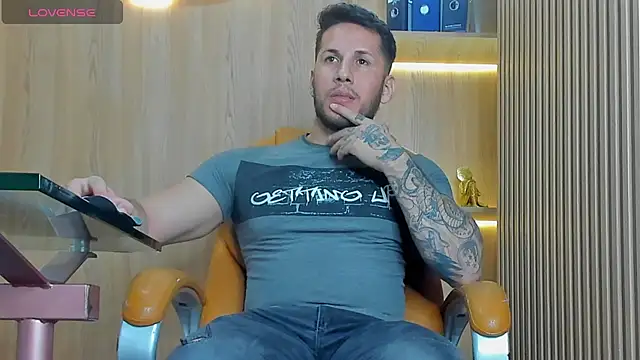 Snapshot of George_Diesell chatting on October 2025 11:16:01 PM George Diesell online show from October 2025 11:16:01 PM