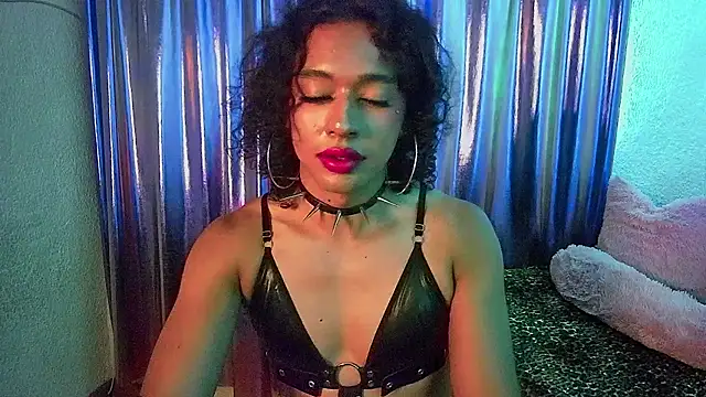 Snapshot of angelsdustxxx chatting on June 2026 06:52:02 AM angelsdustxxx online show from June 2026 06:52:02 AM