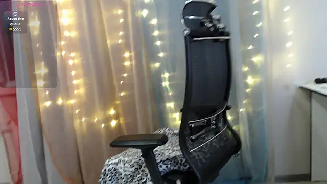 LanaDreamX online show from May 2026 06:13:01 PM