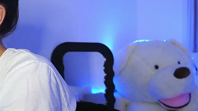 Snapshot of ivyleague_ chatting on March 2026 06:21:01 PM ivyleague online show from March 2026 06:21:01 PM