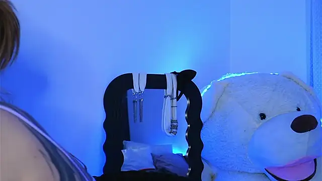 Snapshot of ivyleague_ chatting on March 2026 06:13:01 PM ivyleague online show from March 2026 06:13:01 PM