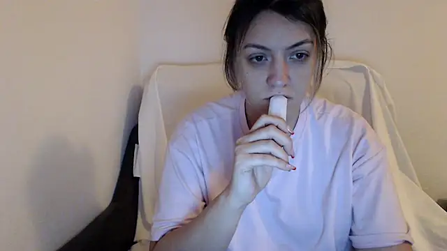 Dyana Kaylinn online show from December 2024 07:34:02 PM