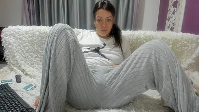 Dyana Kaylinn online show from February 2025 04:04:02 AM