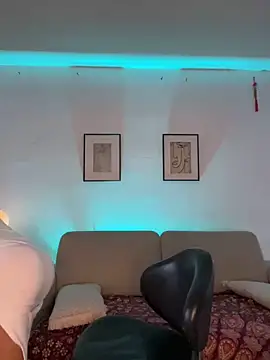 Susi bell online show from February 2025 10:52:02 PM