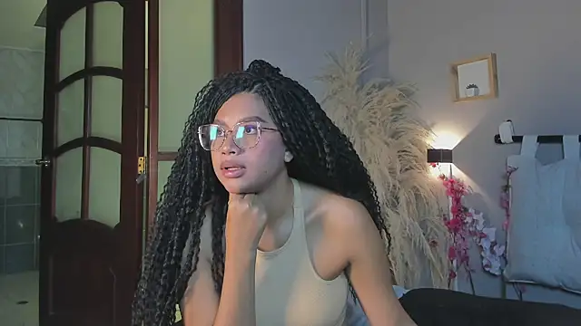 nayah   online show from February 2025 07:29:01 PM