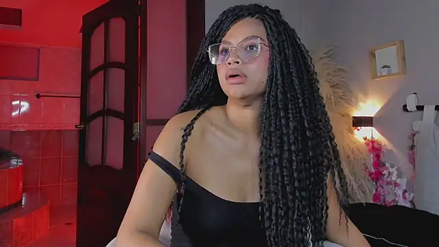 nayah   online show from February 2025 11:45:01 PM