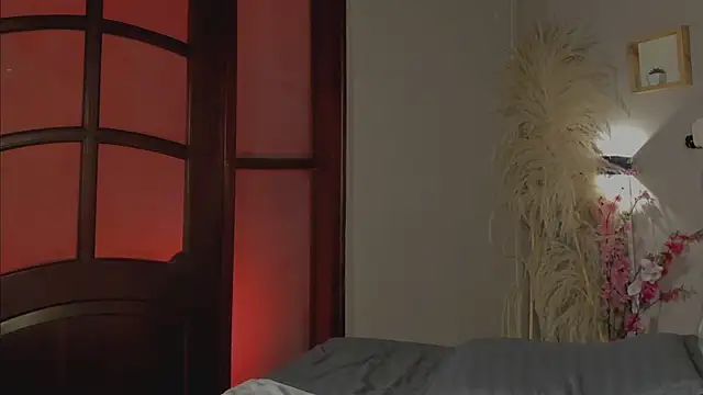 nayah   online show from February 2025 11:09:01 PM