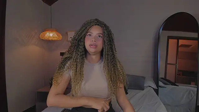 nayah   online show from March 2025 09:21:02 PM