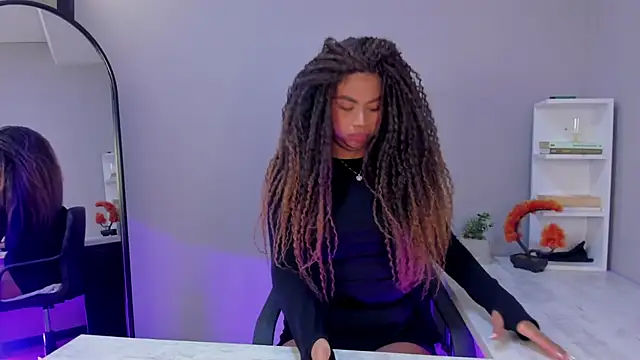 nayah   online show from September 2025 07:47:02 PM