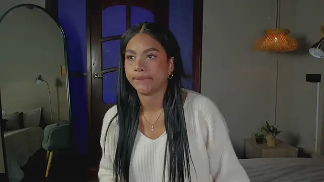 nayah   online show from December 2025 07:32:01 PM