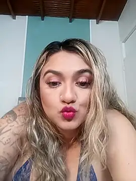 Snapshot of lala_buny chatting on December 2024 03:24:02 PM lala buny online show from December 2024 03:24:02 PM