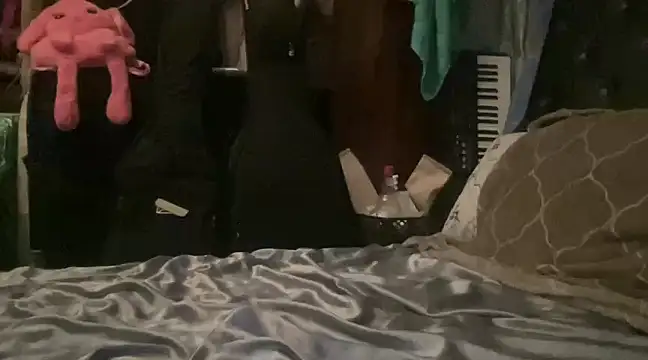 Snapshot of MommyConfident chatting on January 2025 12:59:01 AM MommyConfident online show from January 2025 12:59:01 AM