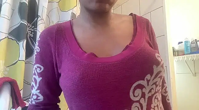 Snapshot of MommyConfident chatting on February 2025 09:08:02 PM MommyConfident online show from February 2025 09:08:02 PM