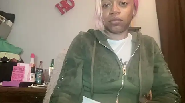 Snapshot of MommyConfident chatting on February 2025 03:15:02 AM MommyConfident online show from February 2025 03:15:02 AM