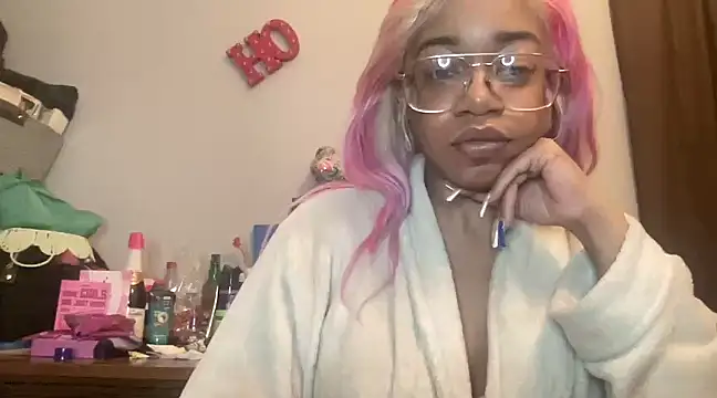 Snapshot of MommyConfident chatting on March 2025 03:52:02 AM MommyConfident online show from March 2025 03:52:02 AM