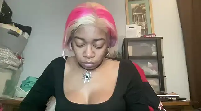 Snapshot of MommyConfident chatting on March 2025 05:18:02 AM MommyConfident online show from March 2025 05:18:02 AM