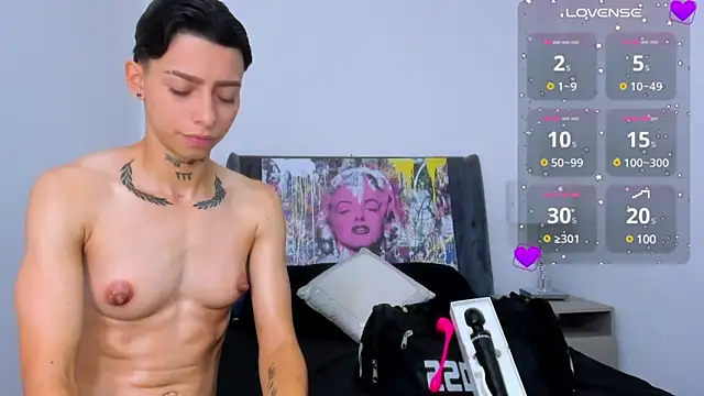 Snapshot of AmberAdams_ chatting on December 2024 02:44:01 PM AmberAdams online show from December 2024 02:44:01 PM