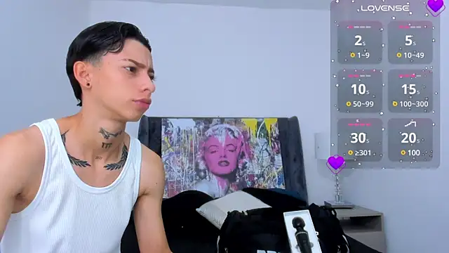 Snapshot of AmberAdams_ chatting on December 2024 01:23:02 PM AmberAdams online show from December 2024 01:23:02 PM