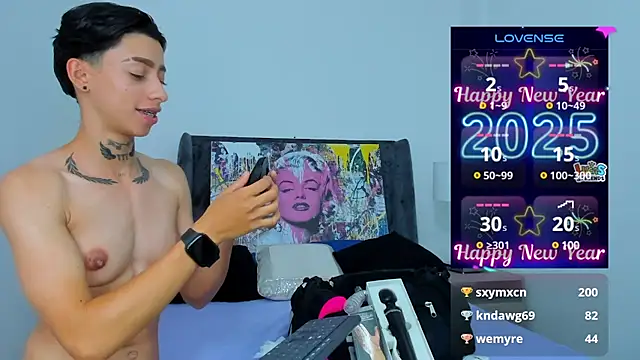 Snapshot of AmberAdams_ chatting on January 2025 04:32:02 PM AmberAdams online show from January 2025 04:32:02 PM