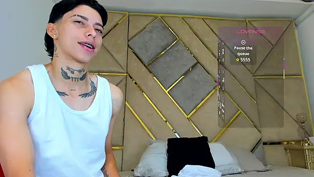 Snapshot of AmberAdams_ chatting on October 2025 01:01:01 PM AmberAdams online show from October 2025 01:01:01 PM