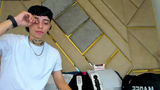 Snapshot of AmberAdams_ chatting on October 2025 05:24:01 PM AmberAdams online show from October 2025 05:24:01 PM